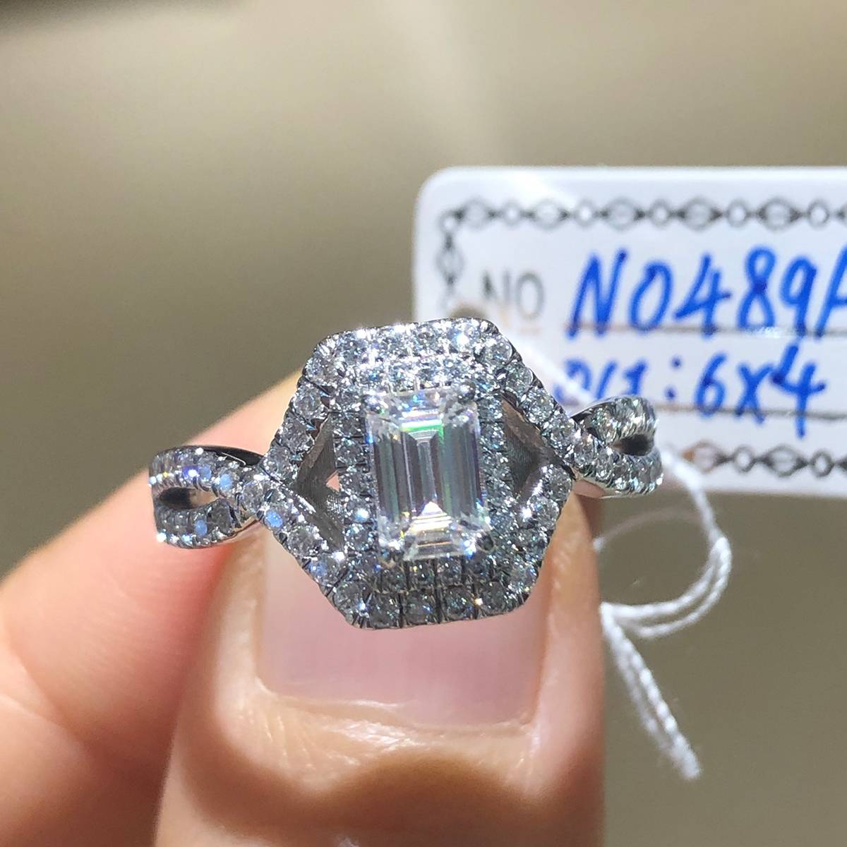 Round and Square Women's Ring S925 Silver Plated Platinum Customized Selection Main Stone Moissanite Diamond 0.8ct/Secondary Stone High Carbon Diamond